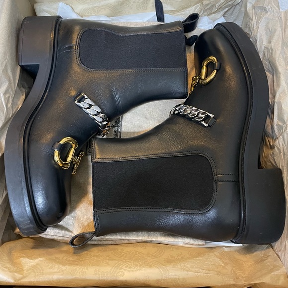 Gucci women's boots . - Picture 2 of 3